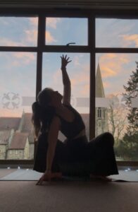 Pregnancy yoga class in copthorne. Prenatal yoga class near east grinstead.